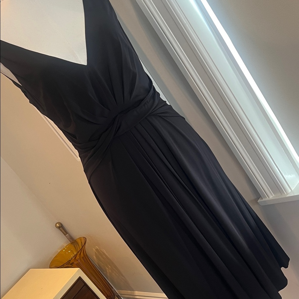 Elie Tahari Elegant Black Backless Dress
